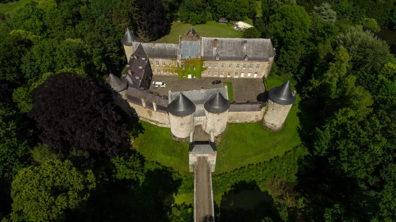 Bezoek het beroemde Château de Corroy-le-Château - Bezoek Gembloux