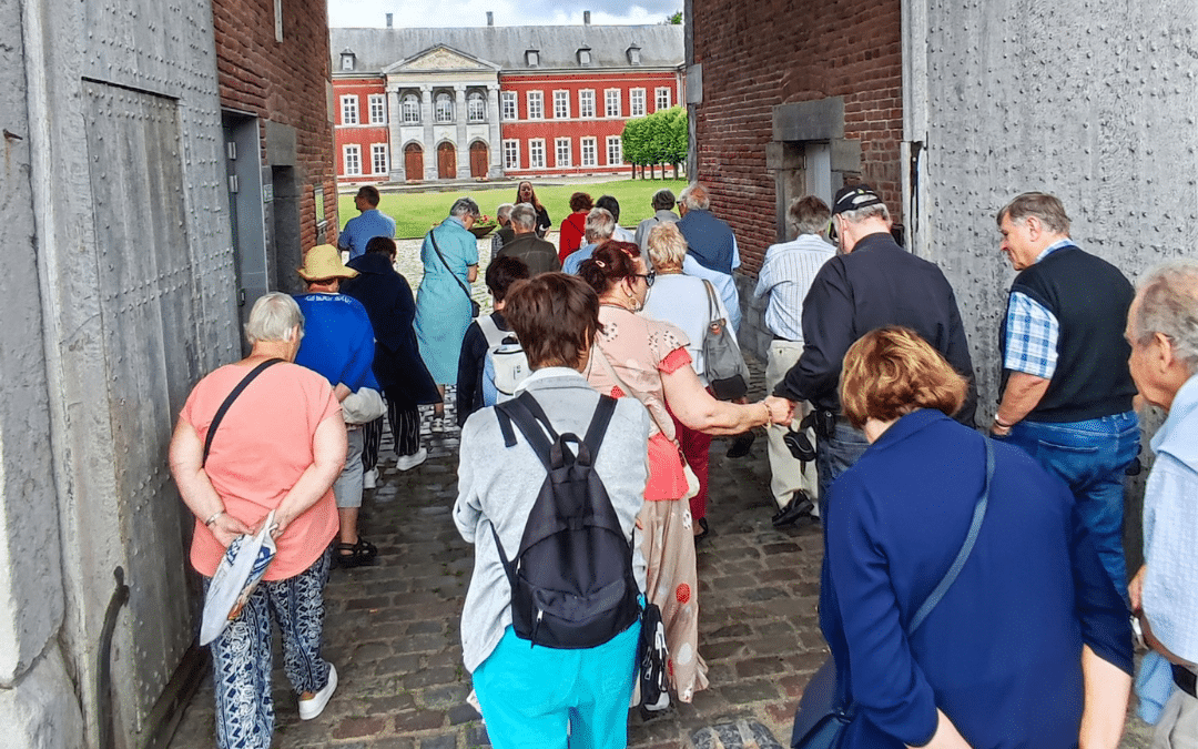 visite guidée et entrée par le porche