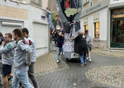 Tour Saint-Guibert à Gembloux, géants