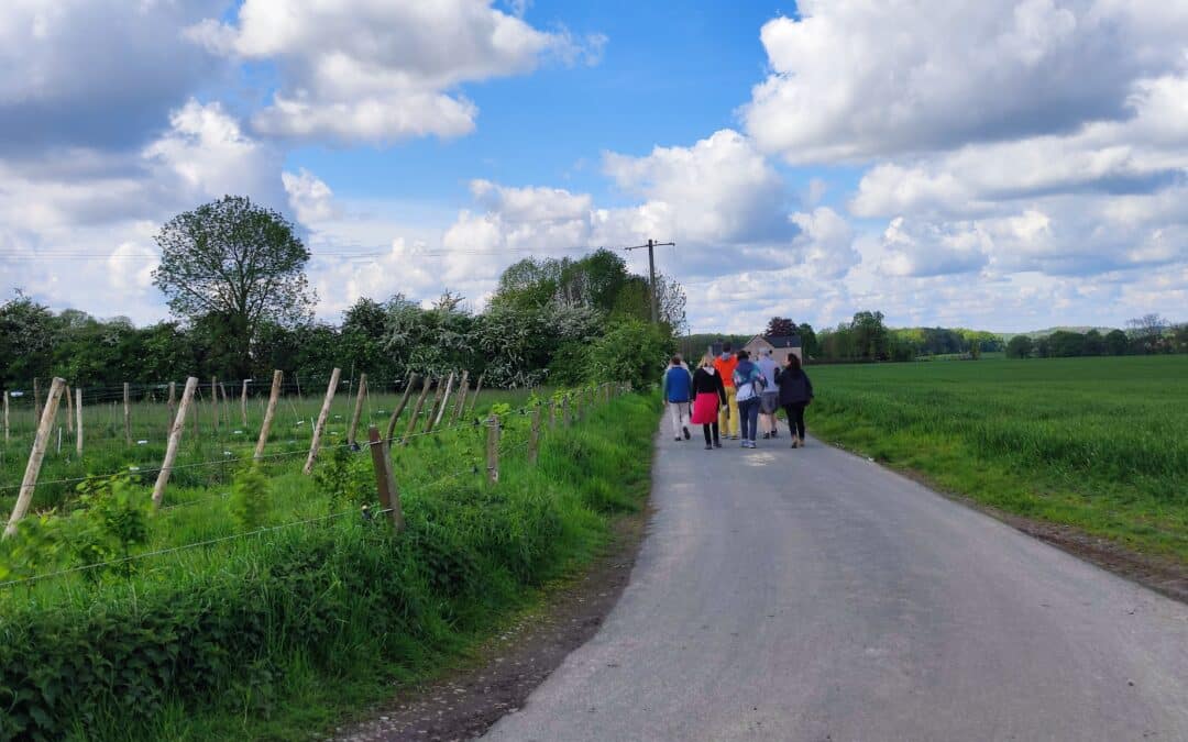 promeneurs lors de la balade gourmande à Bossière
