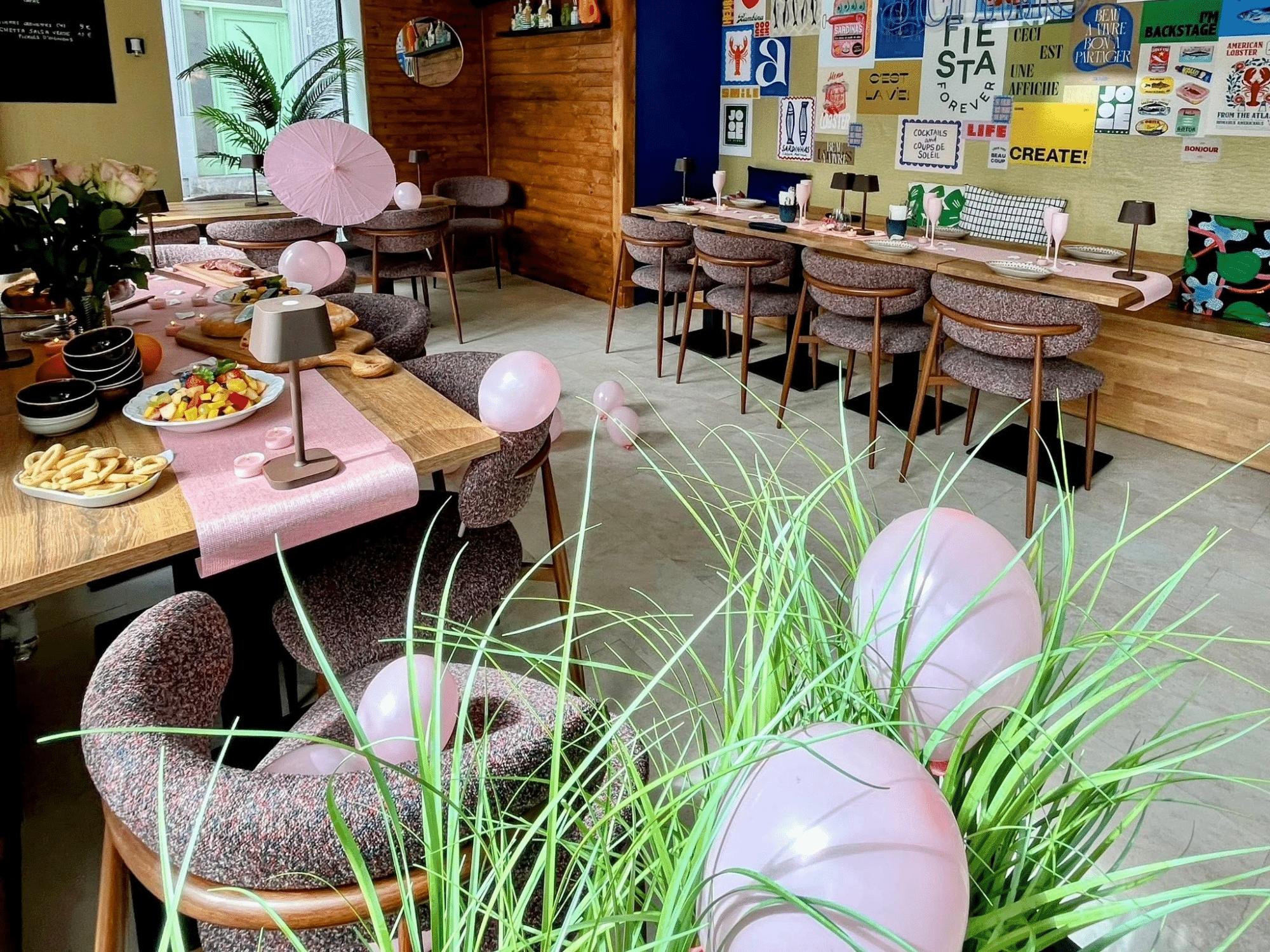 intérieur du restaurant avec jolie décoration